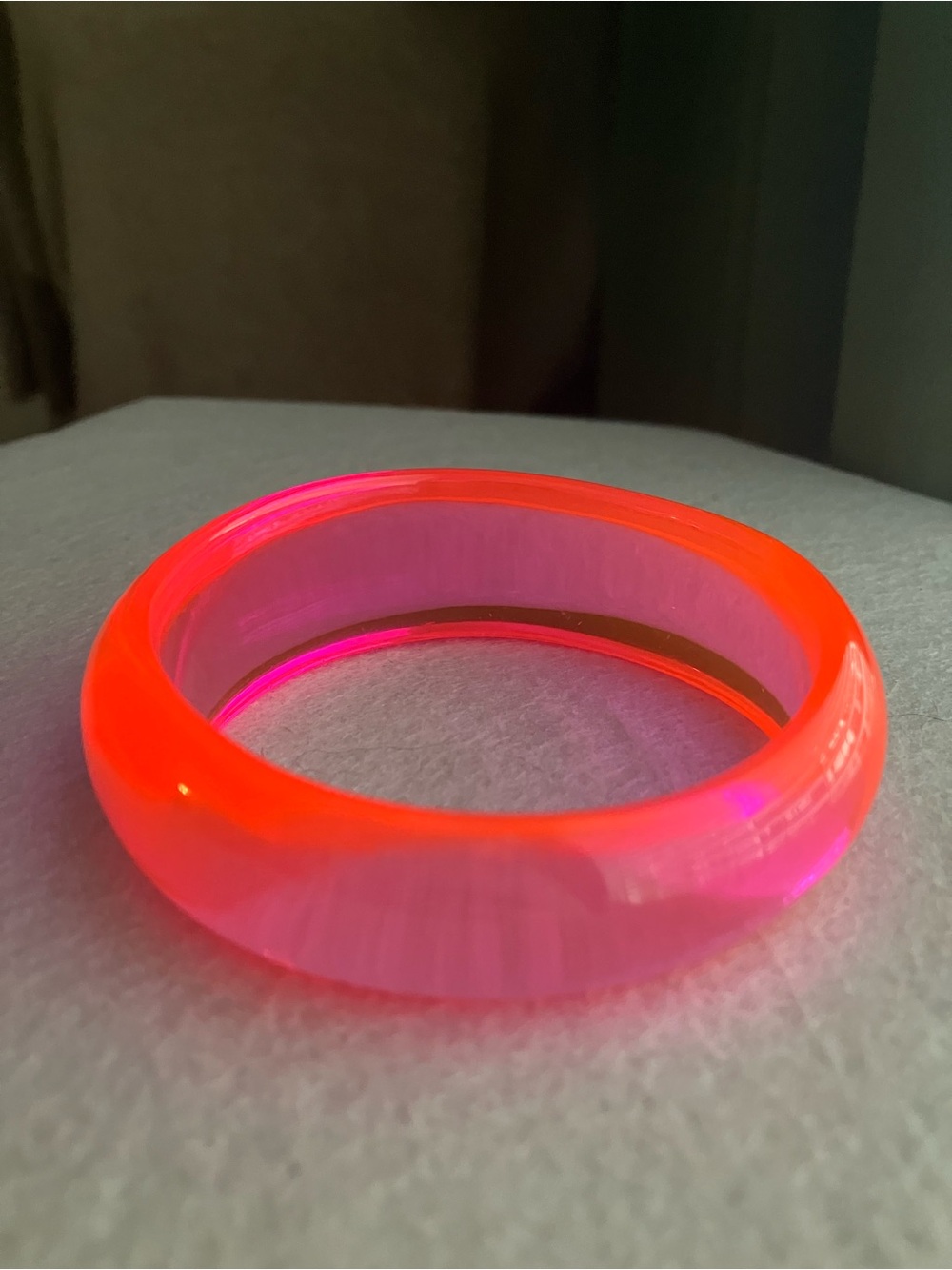 Retro acrylic pink/orange bangle